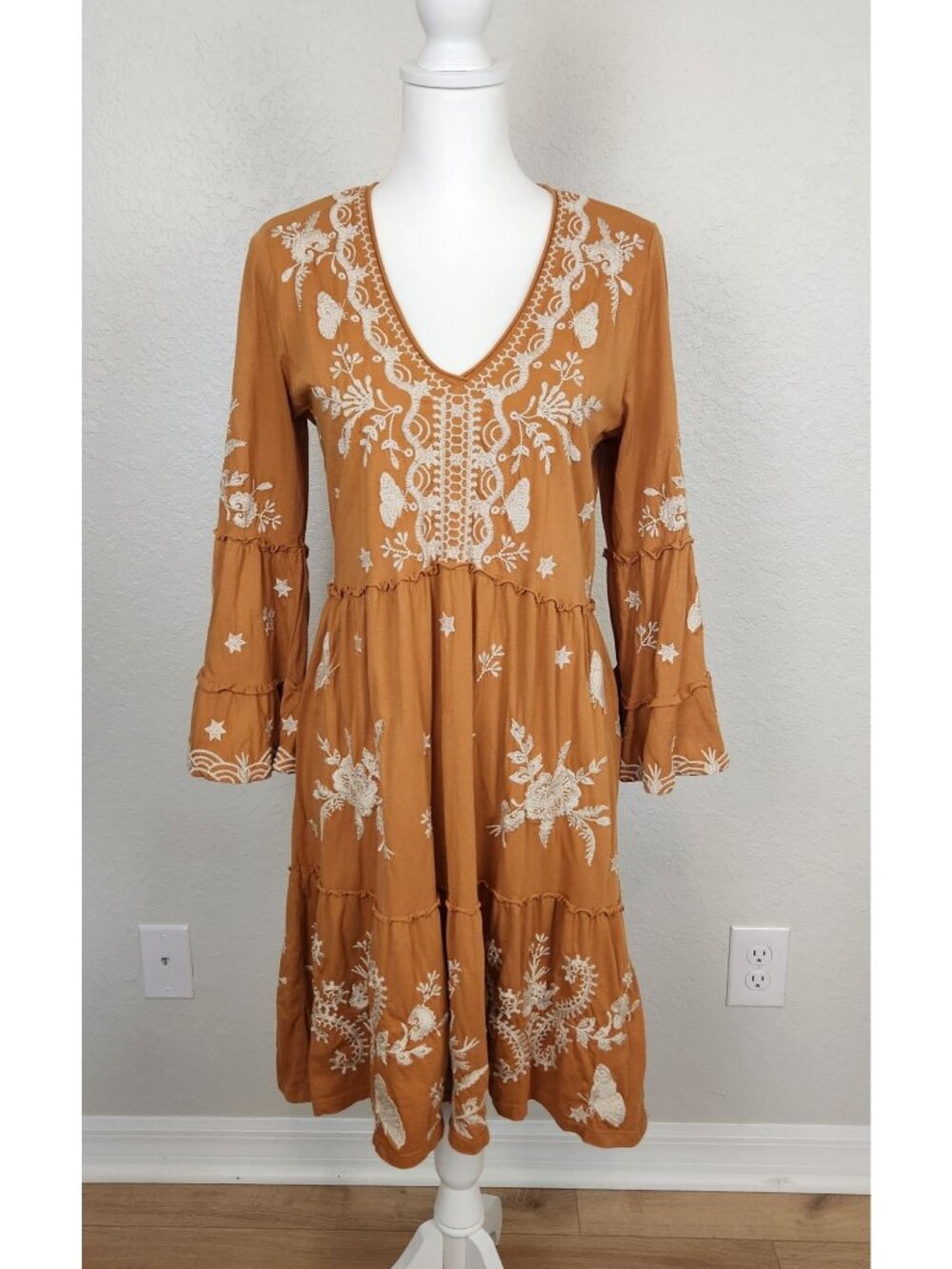Johnny Was Arzella Knit Easy Tiered Dress, Small, Almond With Cream Embroidery